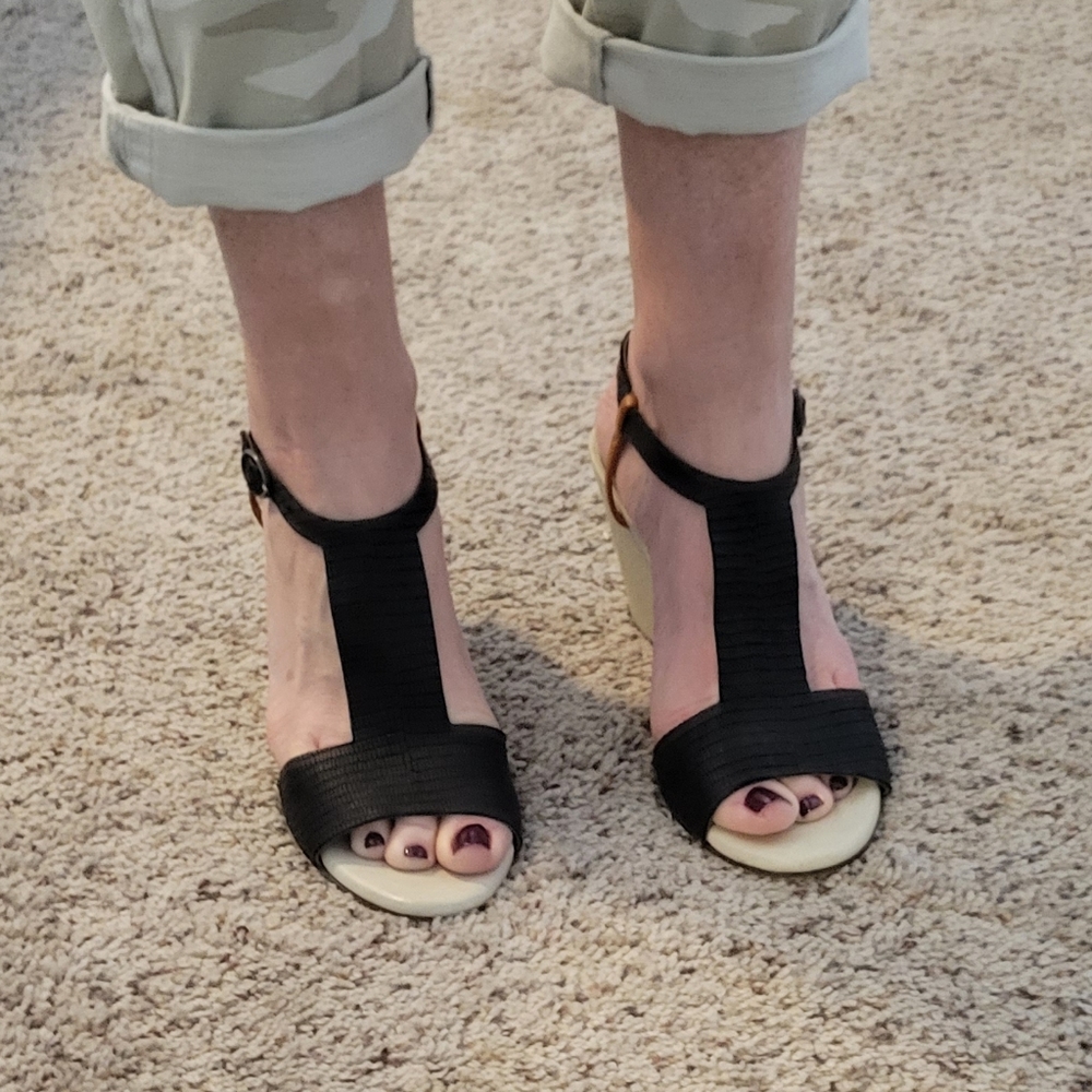 COCLICO Wedge Heel Sandals - Picture 10 of 11
